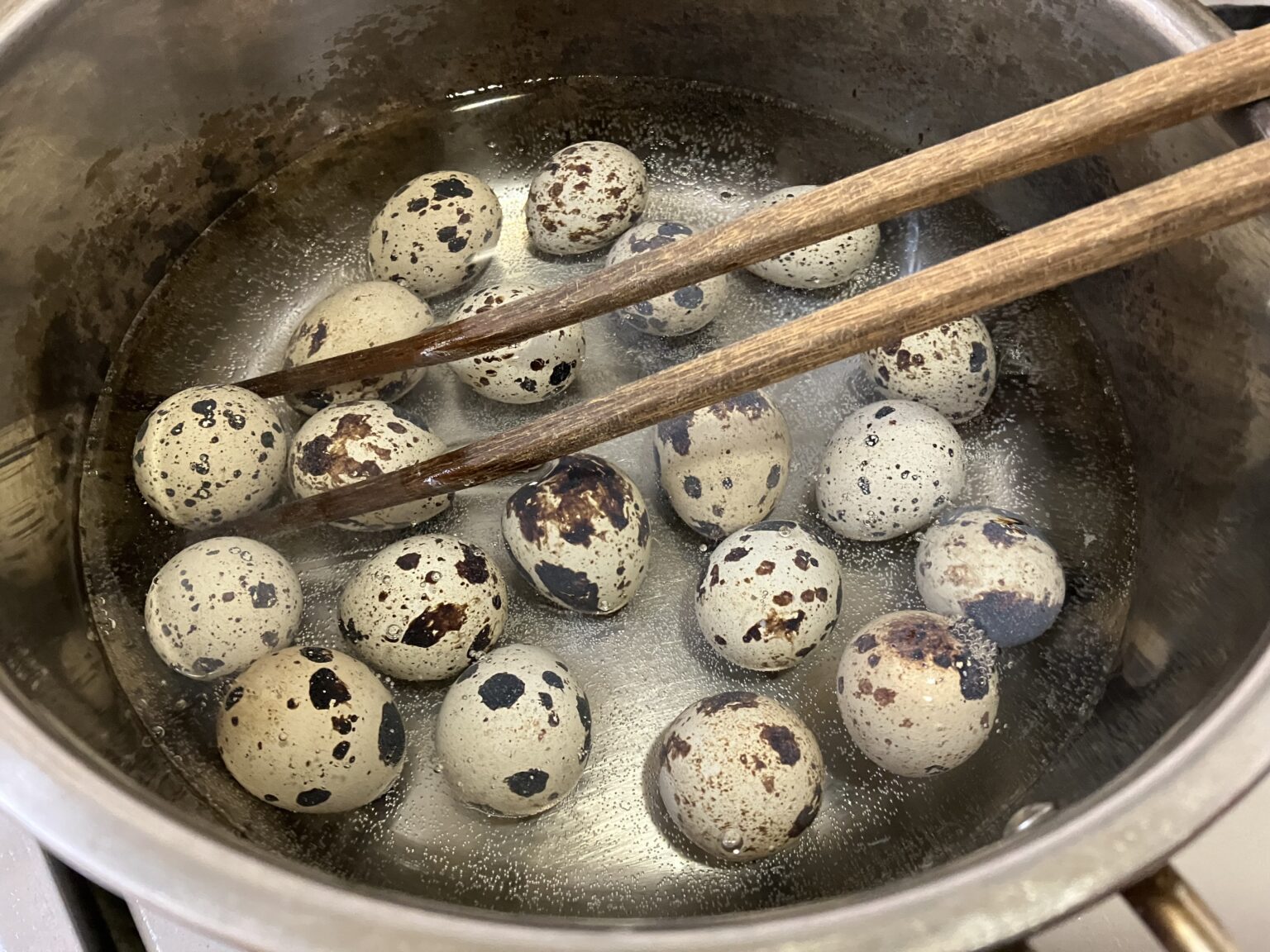 【つるっと殻が剥ける!うずらの卵の茹で方】